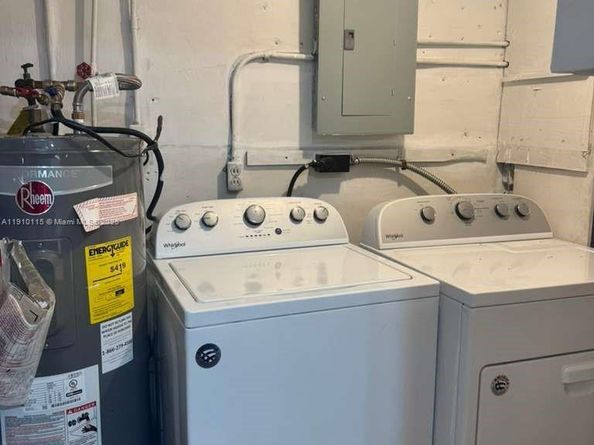 1517 NW 58th Ave, Margate FL 33063