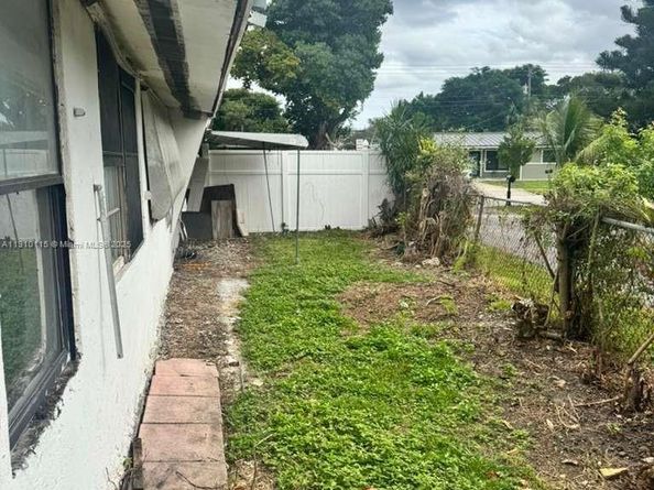 1517 NW 58th Ave, Margate FL 33063