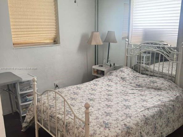 1517 NW 58th Ave, Margate FL 33063