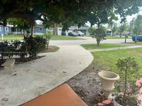 1517 NW 58th Ave, Margate FL 33063