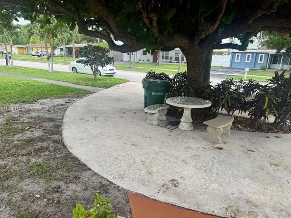 1517 NW 58th Ave, Margate FL 33063