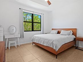 659 NE 191st St, Miami FL 33179