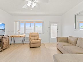 1030 SW 11th St 8M, Hallandale Beach FL 33009