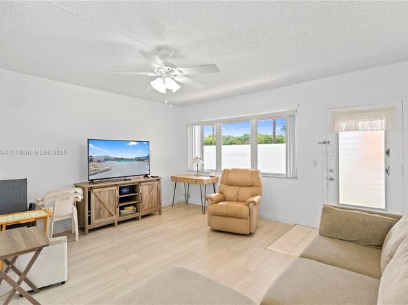 1030 SW 11th St 8M, Hallandale Beach FL 33009