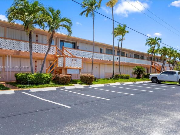1030 SW 11th St 8M, Hallandale Beach FL 33009