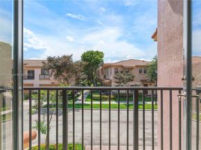 6116 E Grand Cypress Cir E, Coconut Creek FL 33073
