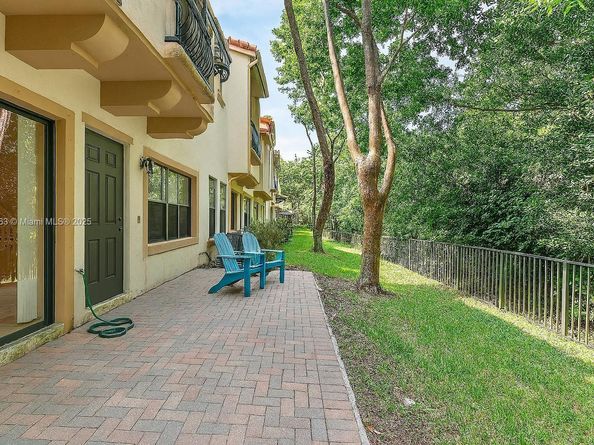 6116 E Grand Cypress Cir E, Coconut Creek FL 33073