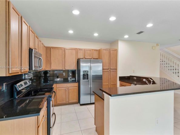 6116 E Grand Cypress Cir E, Coconut Creek FL 33073