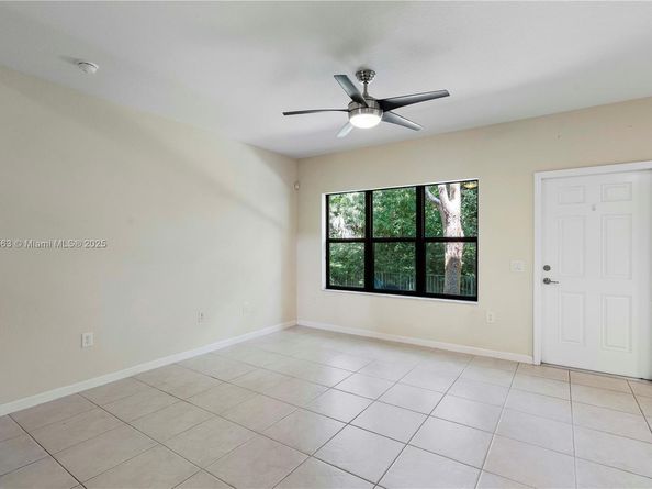 6116 E Grand Cypress Cir E, Coconut Creek FL 33073