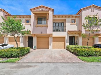 6116 E Grand Cypress Cir E