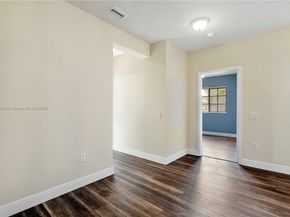 6116 E Grand Cypress Cir E, Coconut Creek FL 33073