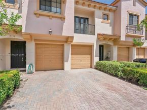 6116 E Grand Cypress Cir E, Coconut Creek FL 33073