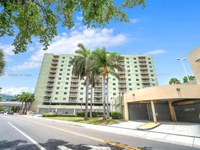 816 NW 11th St 801, Miami FL 33136
