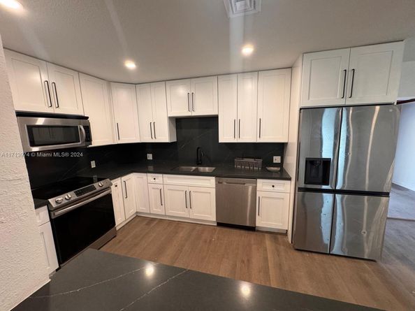 3193 Taft St, Hollywood FL 33021