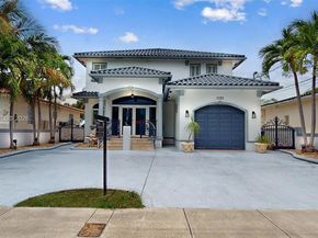 1131 Stillwater Dr, Miami Beach FL 33141