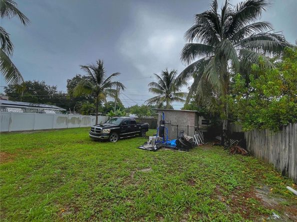 5730 Charleston St, Hollywood FL 33021