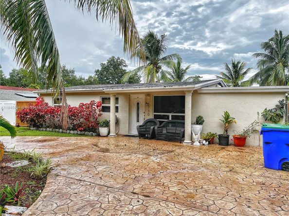 5730 Charleston St, Hollywood FL 33021