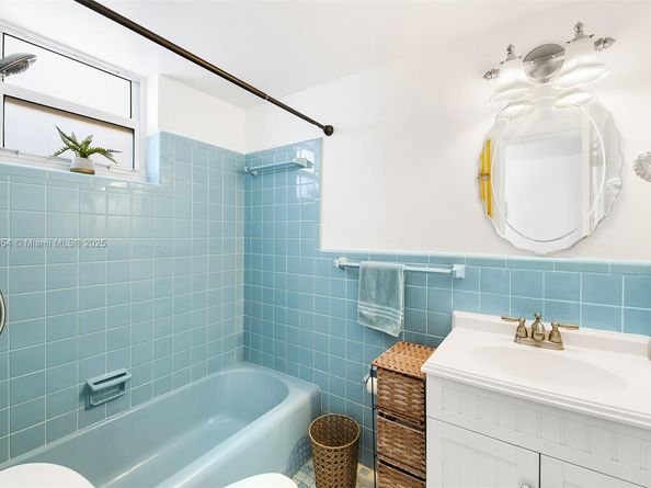 2400 NE 9th St 104, Fort Lauderdale FL 33304