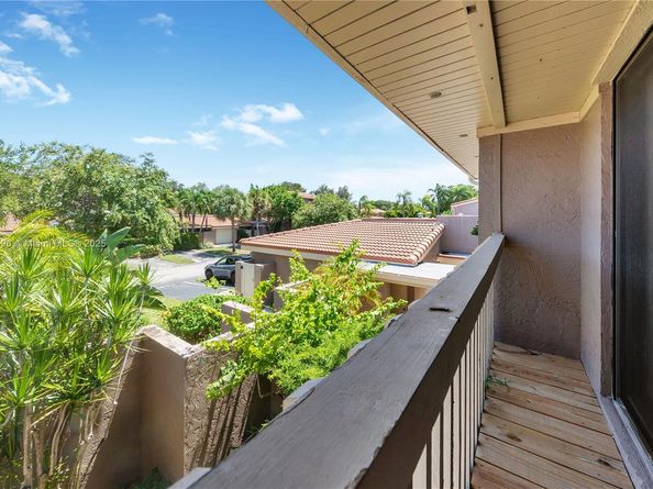 303 Saint Andrews Rd 1968, Hollywood FL 33021