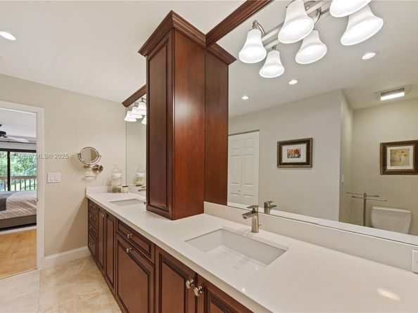 303 Saint Andrews Rd 1968, Hollywood FL 33021