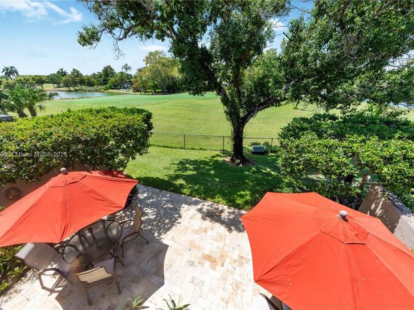303 Saint Andrews Rd 1968, Hollywood FL 33021