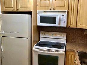 17570 Atlantic Blvd 105, Sunny Isles Beach FL 33160