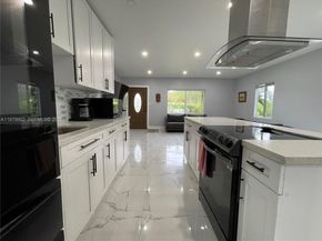 12475 NW 10th Ave, North Miami FL 33168