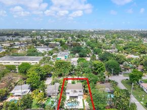 2704 Cleveland St, Hollywood FL 33020