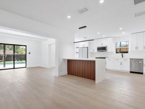 2704 Cleveland St, Hollywood FL 33020