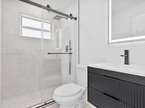 2704 Cleveland St, Hollywood FL 33020