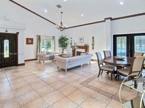 480 W Mount Vernon Dr, Plantation FL 33325