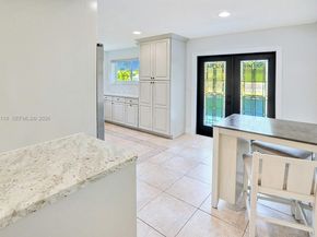 480 W Mount Vernon Dr, Plantation FL 33325