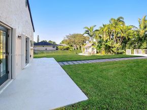 480 W Mount Vernon Dr, Plantation FL 33325