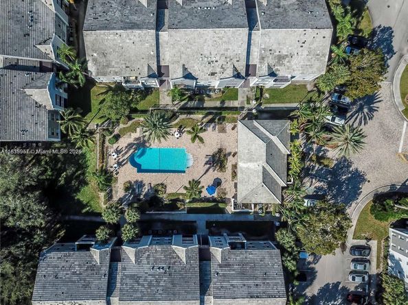 11133 SW 8th St 102, Pembroke Pines FL 33025