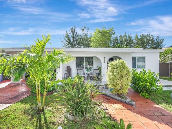 2580 SW 69th Ave, Miami FL 33155