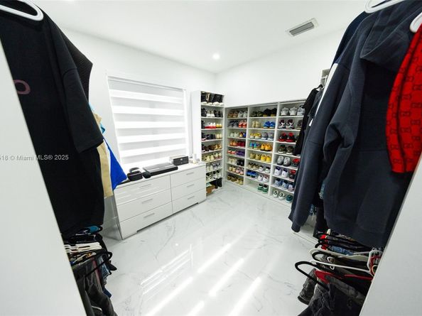 2122 NE 39th Ter, Homestead FL 33033