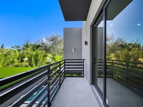 441 NW 44th St, Miami FL 33127