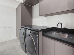 441 NW 44th St, Miami FL 33127