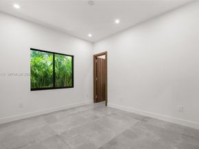 441 NW 44th St, Miami FL 33127