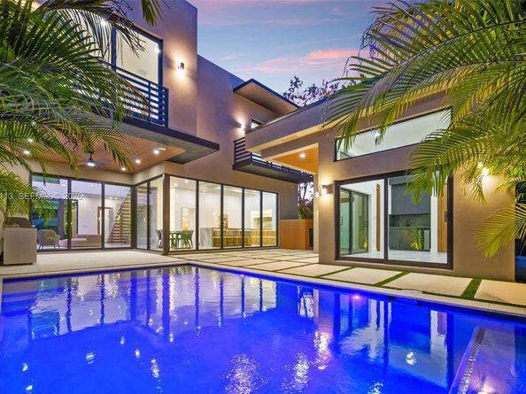 441 NW 44th St, Miami FL 33127