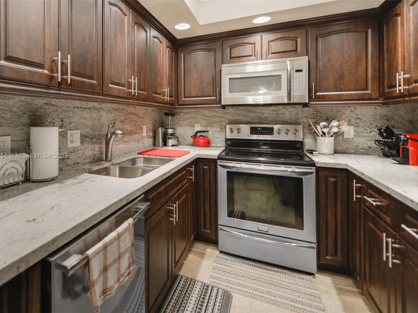 1950 S Ocean Dr 11K, Hallandale Beach FL 33009