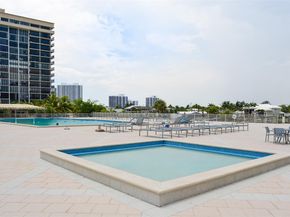 1950 S Ocean Dr 11K, Hallandale Beach FL 33009