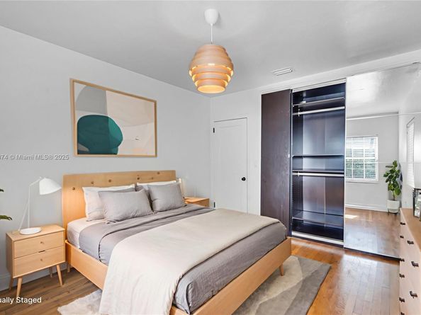 10 Century Ln, Miami Beach FL 33139