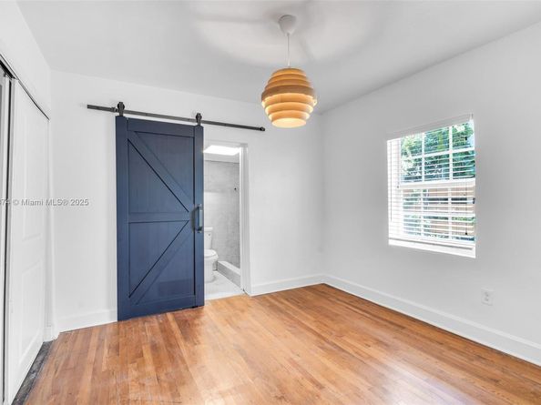 10 Century Ln, Miami Beach FL 33139