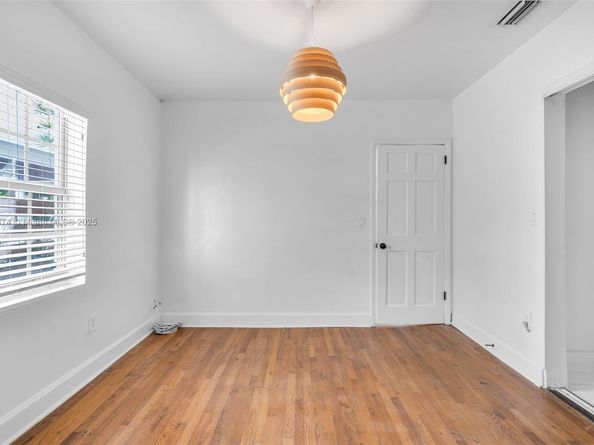 10 Century Ln, Miami Beach FL 33139