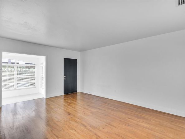 10 Century Ln, Miami Beach FL 33139