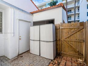 10 Century Ln, Miami Beach FL 33139