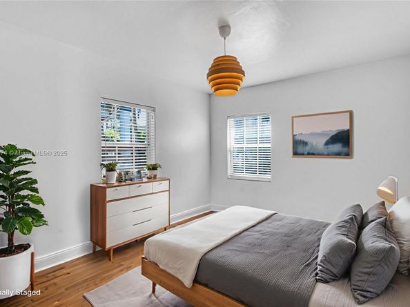 10 Century Ln, Miami Beach FL 33139