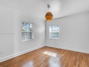 10 Century Ln, Miami Beach FL 33139