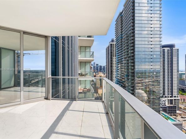851 NE 1st Ave 2506, Miami FL 33132
